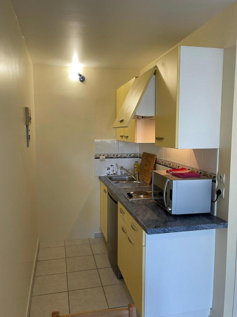 Appartement Ou Studio En Hyper Centre, Pour La Plage Et La Rue Pietonne Il Suffit De Traverser La Rue , Voir La Photo Principale Andernos-les-Bains Exterior foto