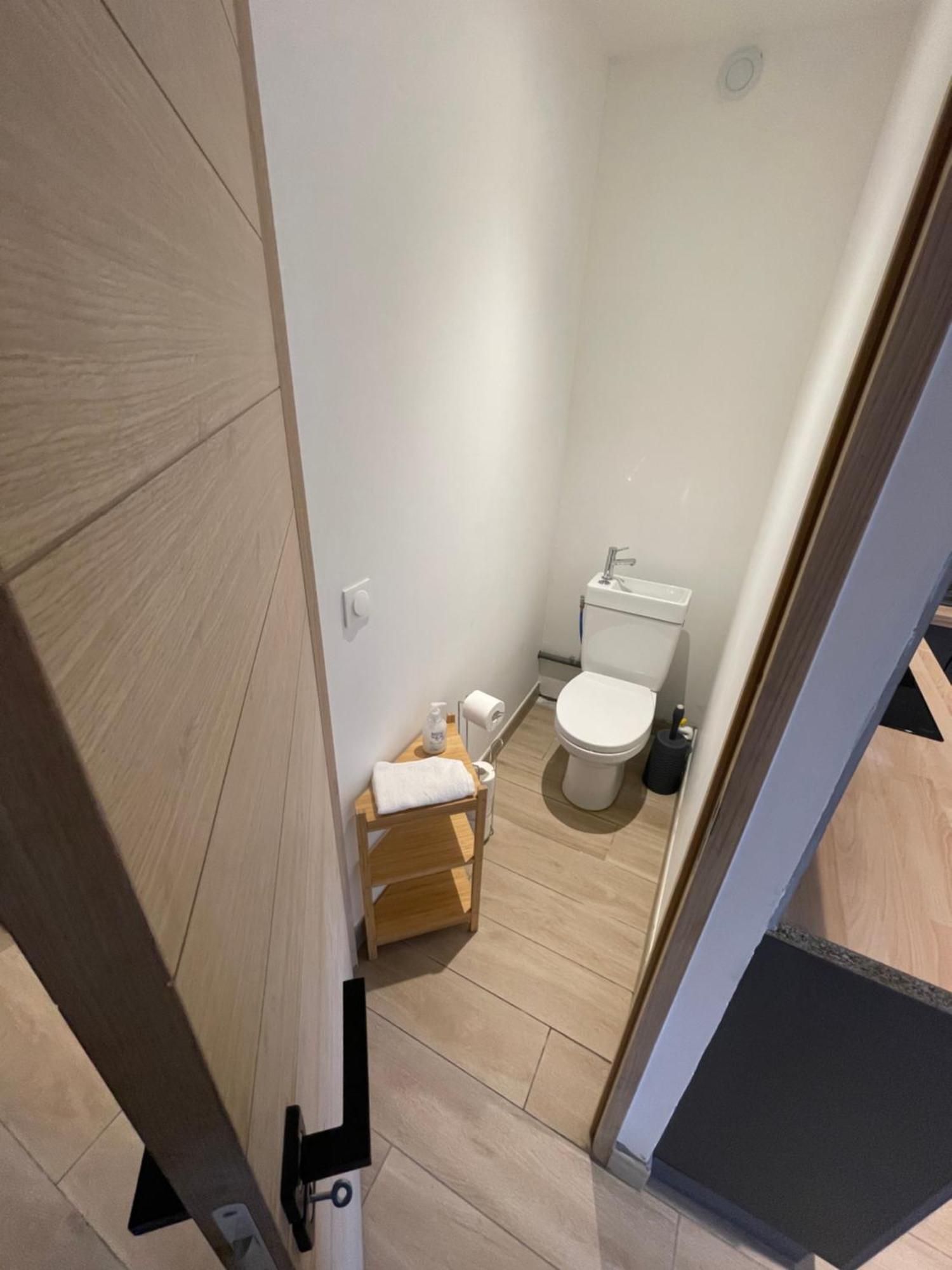 Appartement Ou Studio En Hyper Centre, Pour La Plage Et La Rue Pietonne Il Suffit De Traverser La Rue , Voir La Photo Principale Andernos-les-Bains Exterior foto