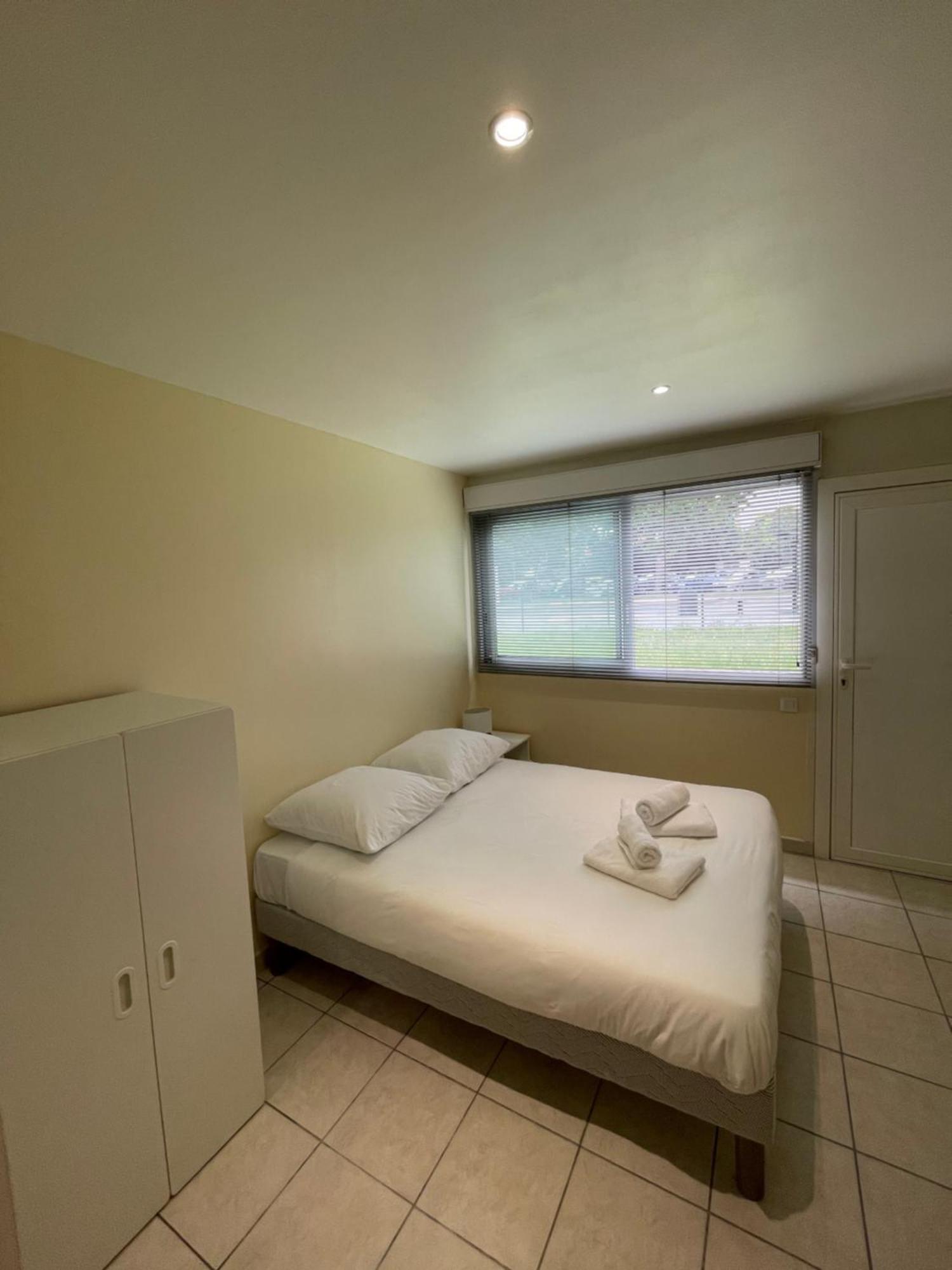 Appartement Ou Studio En Hyper Centre, Pour La Plage Et La Rue Pietonne Il Suffit De Traverser La Rue , Voir La Photo Principale Andernos-les-Bains Exterior foto