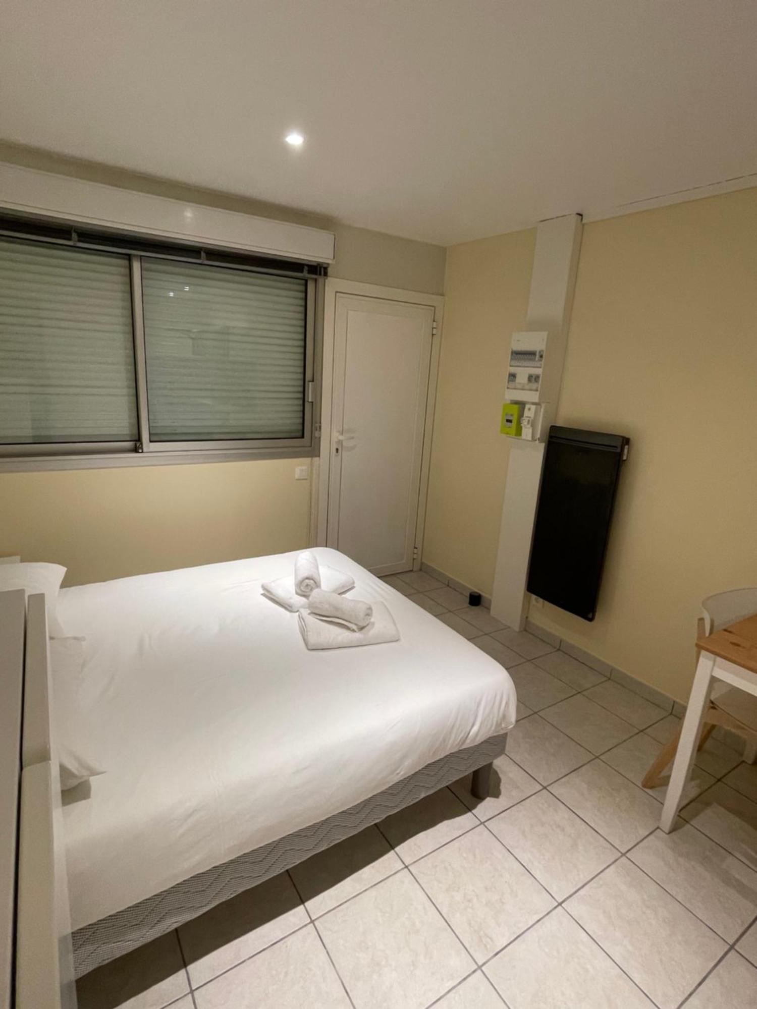 Appartement Ou Studio En Hyper Centre, Pour La Plage Et La Rue Pietonne Il Suffit De Traverser La Rue , Voir La Photo Principale Andernos-les-Bains Exterior foto