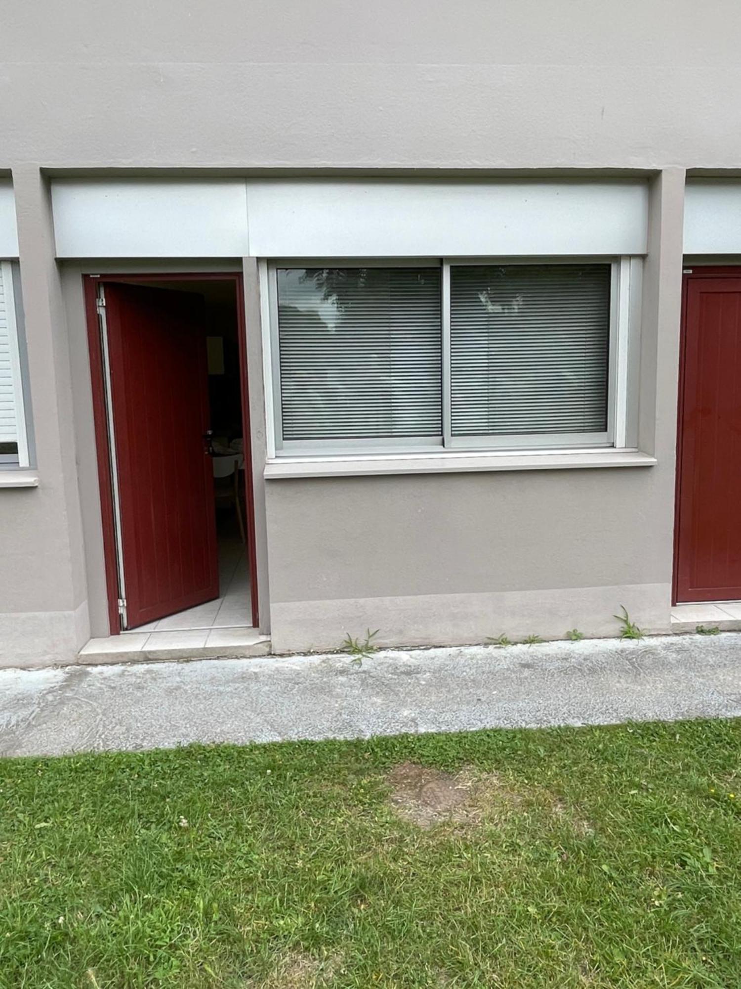 Appartement Ou Studio En Hyper Centre, Pour La Plage Et La Rue Pietonne Il Suffit De Traverser La Rue , Voir La Photo Principale Andernos-les-Bains Exterior foto